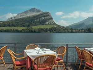 Les meilleurs restaurants avec vue sur le lac de Serre-Ponçon