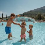 Camping à Nyons avec parc aquatique : vacances en famille assurées