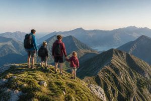 Voyage en crête en famille : conseils et itinéraires pour un séjour réussi